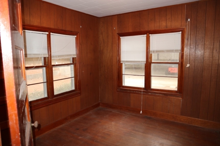 In Town Home, Shop & Acreage With Development Potential - image 28