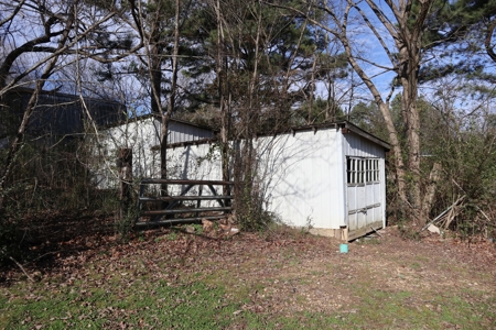 In Town Home, Shop & Acreage With Development Potential - image 9