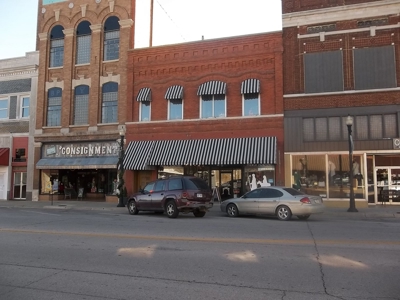Commercial Building for Sale in Chanute, KS - image 2