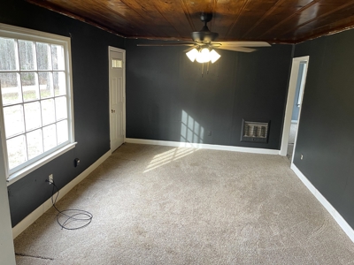 Country Home Fixer Upper With Storage For Sale In Tennessee - image 18