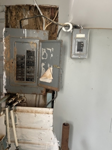 Country Home Fixer Upper With Storage For Sale In Tennessee - image 11
