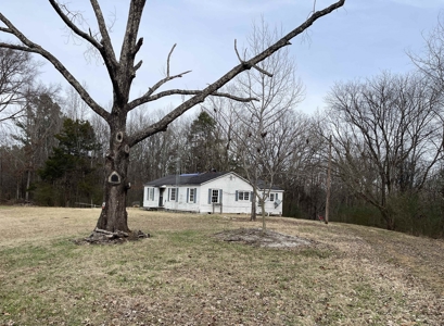 Country Home Fixer Upper With Storage For Sale In Tennessee - image 1