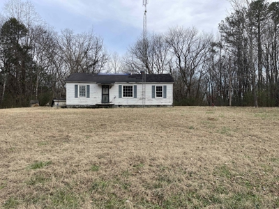 Country Home Fixer Upper With Storage For Sale In Tennessee - image 3