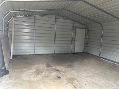 Country Home Fixer Upper With Storage For Sale In Tennessee - image 6