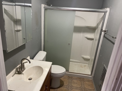 Country Home Fixer Upper With Storage For Sale In Tennessee - image 22