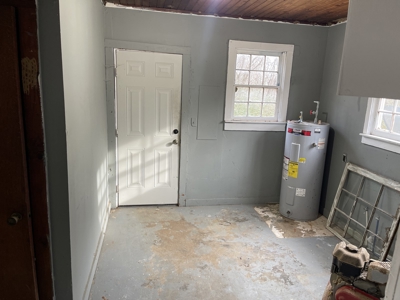Country Home Fixer Upper With Storage For Sale In Tennessee - image 12