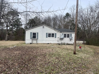 Country Home Fixer Upper With Storage For Sale In Tennessee - image 7