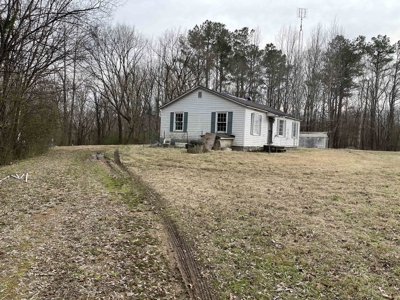 Country Home Fixer Upper With Storage For Sale In Tennessee - image 26