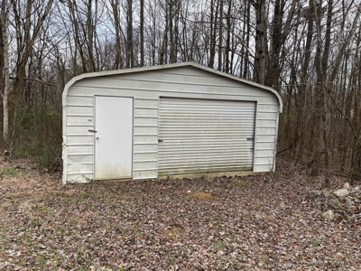 Country Home Fixer Upper With Storage For Sale In Tennessee - image 5
