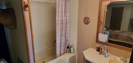 Investment Property or Starter Home in Wooded Setting!!! - image 12