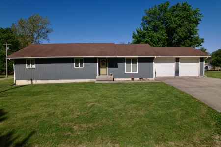 Cameron MO Ranch Home For Sale on Corner Lot - image 25