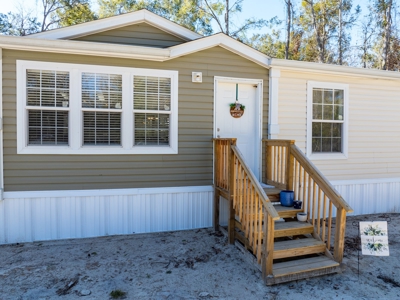 Home In Fort White Florida on 1 Acre - image 20