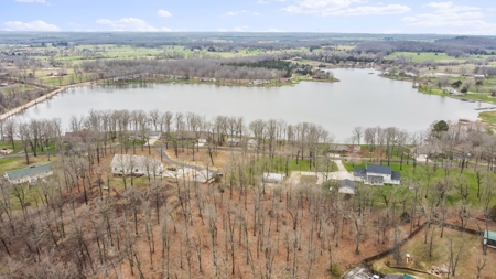 Beautiful Contemporary Home With Gorgeous Lakeside Views!!! - image 46