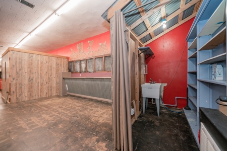 Prime Downtown Hughes Springs Commercial Building - image 14