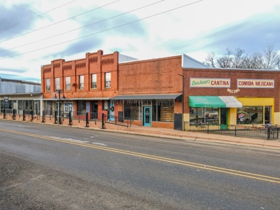 Prime Downtown Hughes Springs Commercial Building - image 1