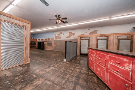 Prime Downtown Hughes Springs Commercial Building - image 12