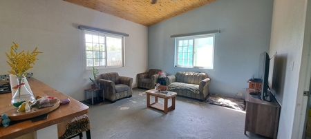 Charming 2-Bedroom Home with Spacious Yard in El Higo - image 34