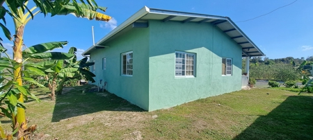 Charming 2-Bedroom Home with Spacious Yard in El Higo - image 3