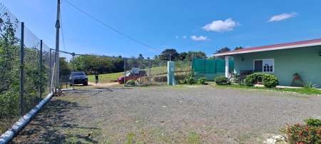 Charming 2-Bedroom Home with Spacious Yard in El Higo - image 10