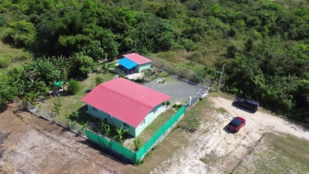 Charming 2-Bedroom Home with Spacious Yard in El Higo - image 36