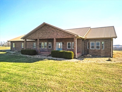 Missouri Ozarks Horse Farm & Cattle Ranch with Family Home - image 1