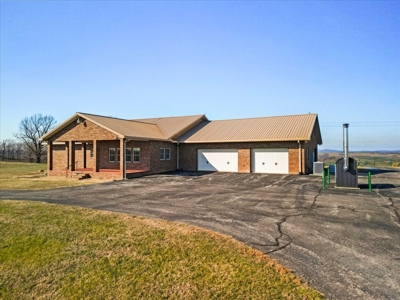 Missouri Ozarks Horse Farm & Cattle Ranch with Family Home - image 4