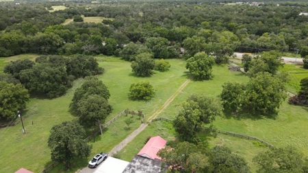 Farmhouse for sale in La Grange Texas on 26.88 Acres - image 1