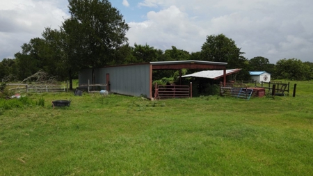 Farmhouse for sale in La Grange Texas on 26.88 Acres - image 8