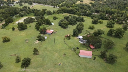 Farmhouse for sale in La Grange Texas on 26.88 Acres - image 2