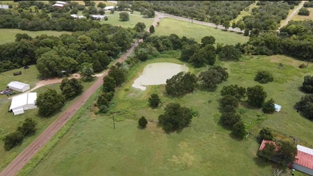 Farmhouse for sale in La Grange Texas on 26.88 Acres - image 17