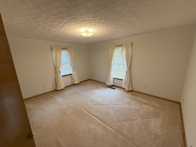 Online Only Auction 4 bedroom home in Tompkinsville - image 32