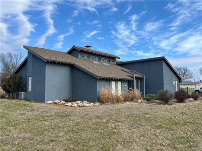 Country Home in Chanute Ks - image 2