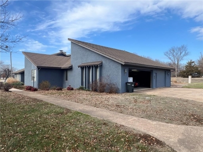 Country Home in Chanute Ks - image 4