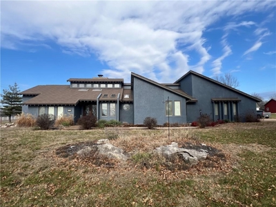 Country Home in Chanute Ks - image 1