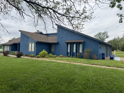 Country Home in Chanute Ks - image 30