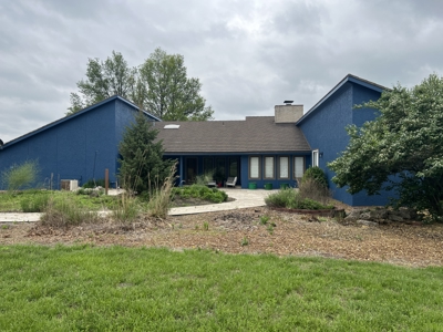 Country Home in Chanute Ks - image 28