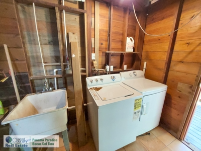 FIRE SALE! Titled Home on Hilltop of Solarte, Bocas del Toro - image 15