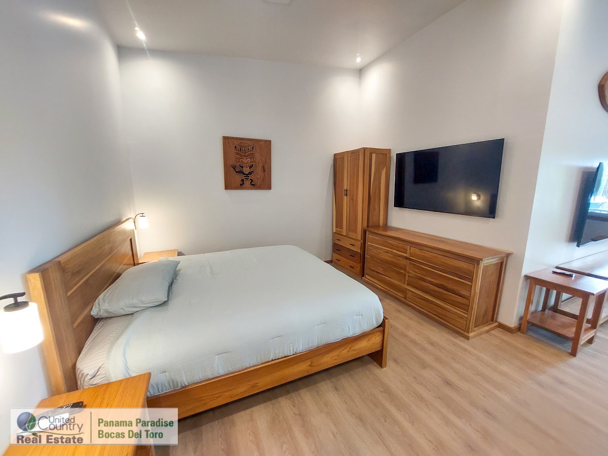 Grand domaine familial / Location de vacances — Paunch Beach, Isla Colón - 40