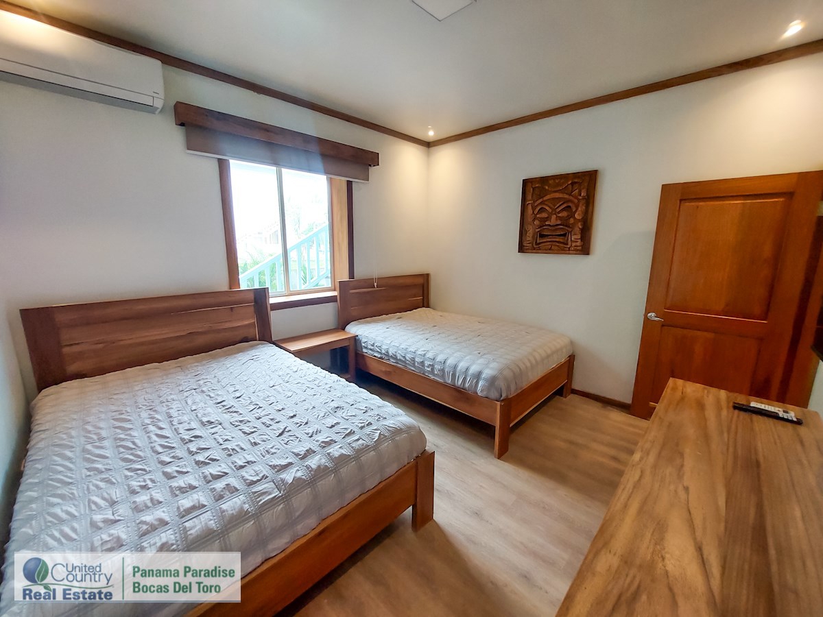 Grand domaine familial / Location de vacances — Plage de Paunch, Isla Colón - 16