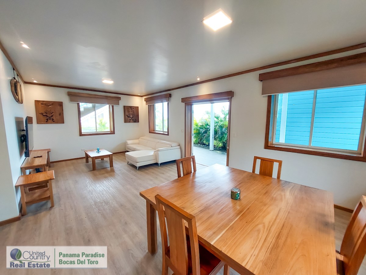 Grande résidence familiale / Location de vacances — Plage de Paunch, Isla Colón - 21
