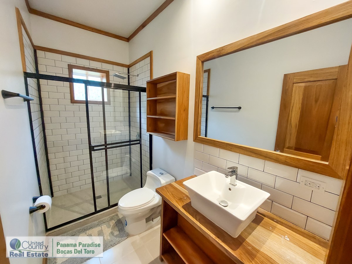 Grand complexe familial / Location de vacances — Paunch Beach, Isla Colón - 20
