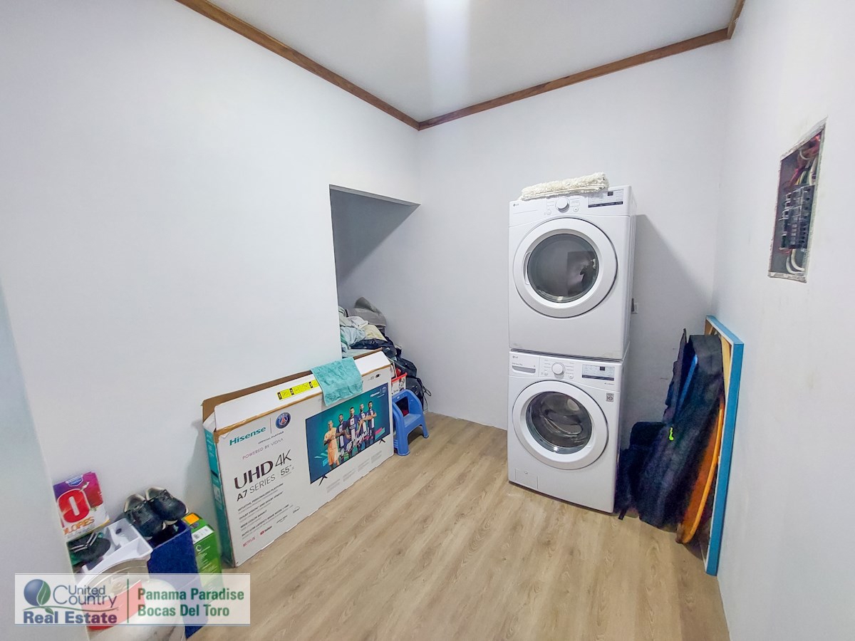 Domaine familial spacieux / Location de vacances — Paunch Beach, Isla Colón - 35