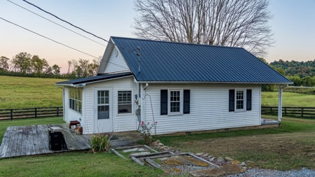 Country Home and Farm Land in Burkesville, Kentucky - image 16