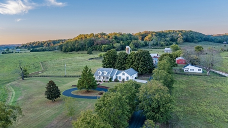 Country Home and Farm Land in Burkesville, Kentucky - image 1