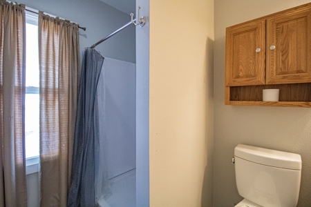 Remodeled Anamosa Home For Sale - image 7