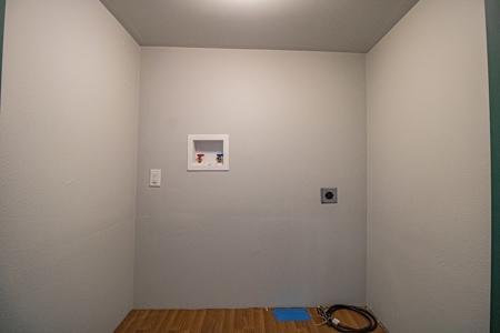 Remodeled Anamosa Home For Sale - image 14