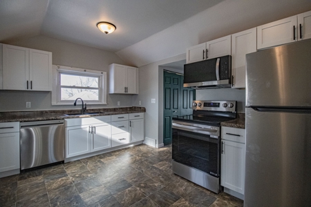 Remodeled Anamosa Home For Sale - image 11