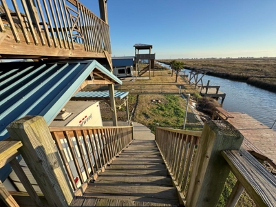 Coastal Paradise with Stunning Sunset Views! - image 9