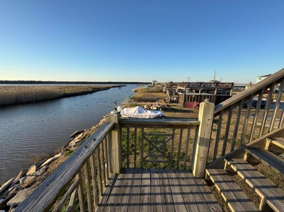 Coastal Paradise with Stunning Sunset Views! - image 10