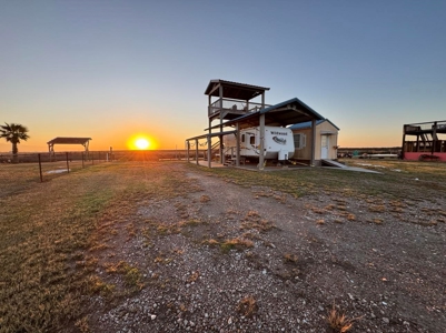 Coastal Paradise with Stunning Sunset Views! - image 3